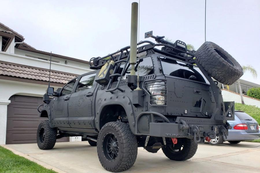  Toyota Tundra CrewMax 4x4 Zombie Apocalypse 2013 года  (фото 70 из 461)